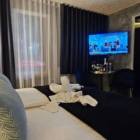 Wodny Raj Z Basenem * Rzeszów